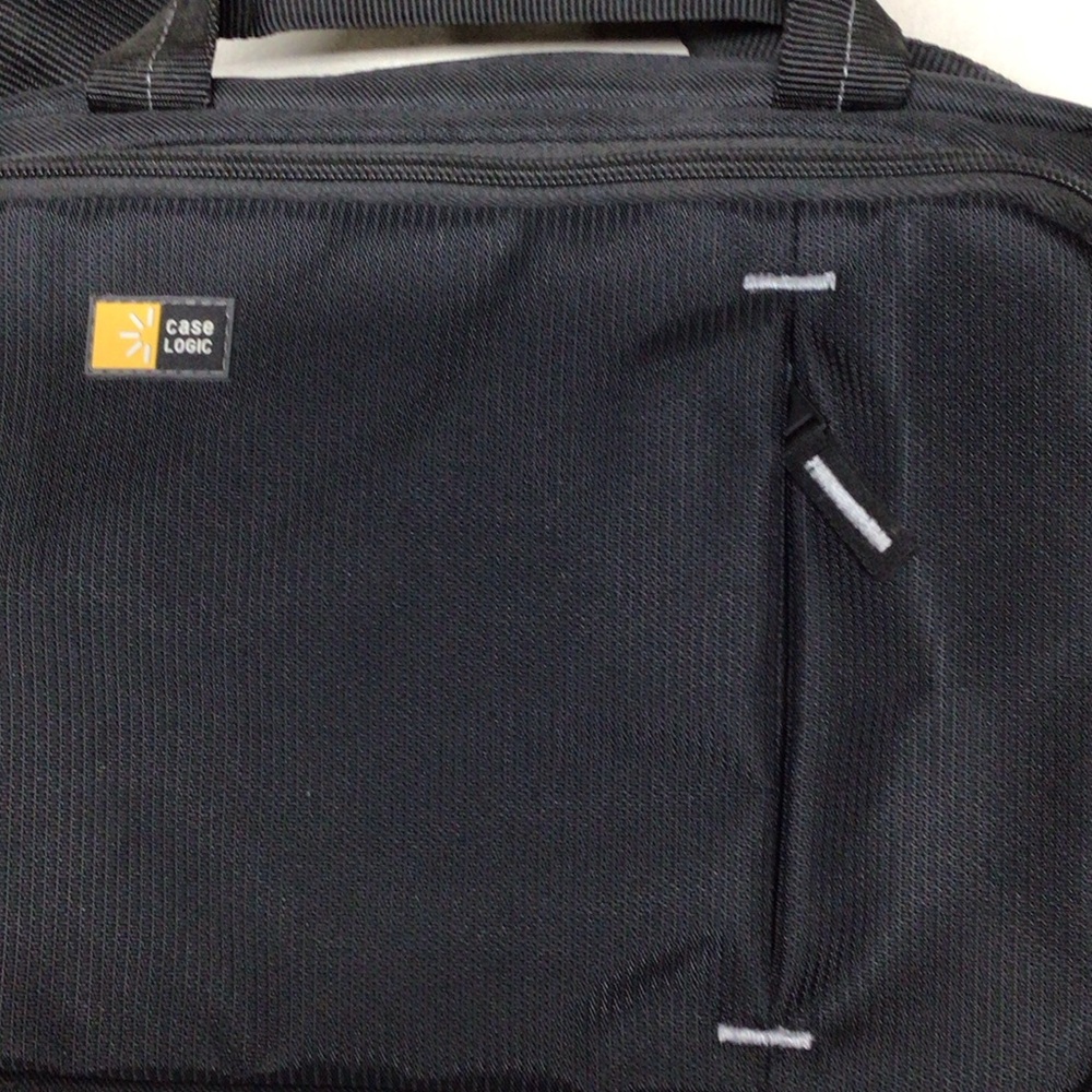 Black iPad bags  2 for 1  case logic nwot